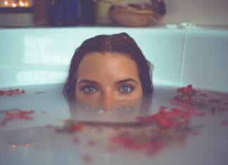 Μπάνιο με αιθέρια έλαια