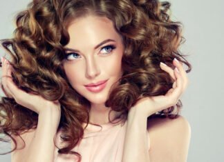 Γυναικεία τριχόπτωση: Οι βασικές αιτίες & λύσεις για άμεση αντιμετώπιση!