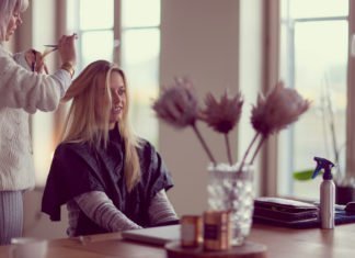 Συμβουλές για Μαλλιά Κομμωτηρίου στο Σπίτι