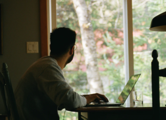 Η απομόνωση κάνει τους ανθρώπους να «πεινάνε» για παρέα… όπως για το φαγητό