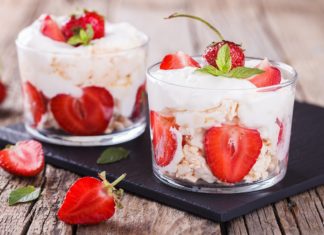 15 νόστιμοι για να φάς ένα γιαούρτι