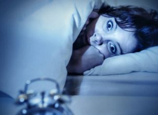 Ξυπνάτε συχνά μέσα στη νύχτα; Δείτε που μπορεί να σας οδηγήσει αυτό