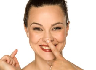 Το μυστικό για να δείχνει η περιοχή γύρω από τα μάτια πάντα ξεκούραστη