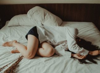 Η κακή συνήθεια που ρίχνει τη διάθεση και προκαλεί κατάθλιψη