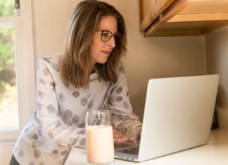 Καρκίνος Μαστού: Το πασίγνωστο ρόφημα που αυξάνει έως και 80% τον κίνδυνο