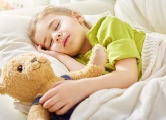 Η ωραία συνήθεια που βοηθά τα παιδιά να κοιμούνται περισσότερο