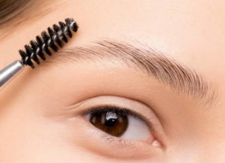 Τα πλούσια φρύδια τονίζουν και αναδεικνύουν περισσότερο τα μάτια