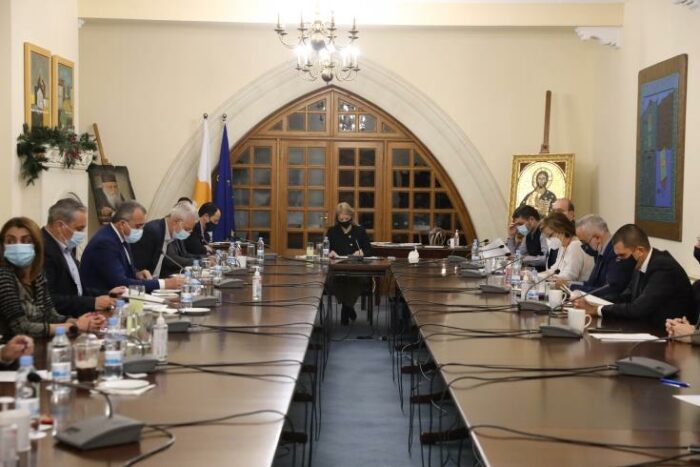 Υπουργικό: Τα μέτρα που βρίσκονται στο τραπέζι