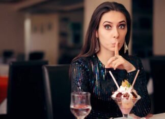 Με πόσες ώρες περπάτημα θα «κάψουμε» το εορταστικό τραπέζι