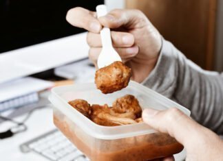 Χημικές ουσίες σε πλαστικά ενοχοποιούνται για χρόνιες παθήσεις στους άντρες