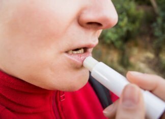 Γιατί «σκάνε» τα χείλη συνέχεια