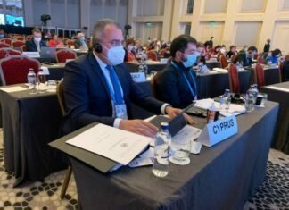 Το μεταναστευτικό συνδέεται άμεσα με τη δημόσια υγεία, λέει ο Χατζηπαντέλα