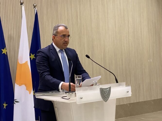 Καταργείται εν μέρει το SafePass, τέλος οι μάσκες σε εξωτερικούς χώρους – Αποδέσμευση την 7η μέρα χωρίς τεστ οι θετικοί