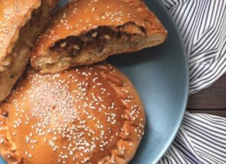 Λαμπριάτικες συνταγές : Φλαούνες αφκωτές από τον Κόρνο και Πασκιές από την Πάφο