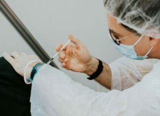 Η χορήγηση ενισχυτικής τρίτης δόσης εμβολίου ελάχιστα θα αυξήσει περαιτέρω την προστασία