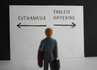 Κωνσταντίνος Φελλάς: Ευθανασία υπό αυστηρές προϋποθέσεις και με τη σύμφωνη γνώμη του ασθενούς