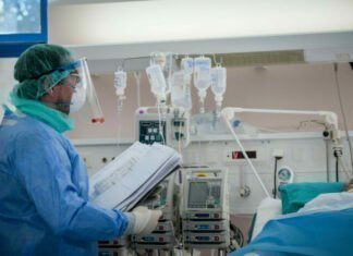 Candida Auris: «Είναι στα νοσοκομεία και σκοτώνει» – Συναγερμός για τους 4 θανάτους στην Πάτρα