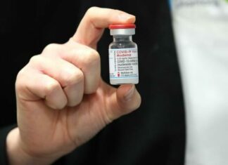 Κομισιόν: Συμφωνία με Moderna για παράδοση εμβολίων προσαρμοσμένων στις μεταλλάξεις