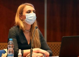 Δρ Πανά: Τι ανέφερε για νέα μέτρα, τα εμβόλια και… την υποπαραλλαγή «Κένταυρος»