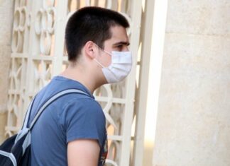Δρ Ζωή Δωροθέα Πανά: «Αναγκαίο κακό» η χρήση της μάσκας