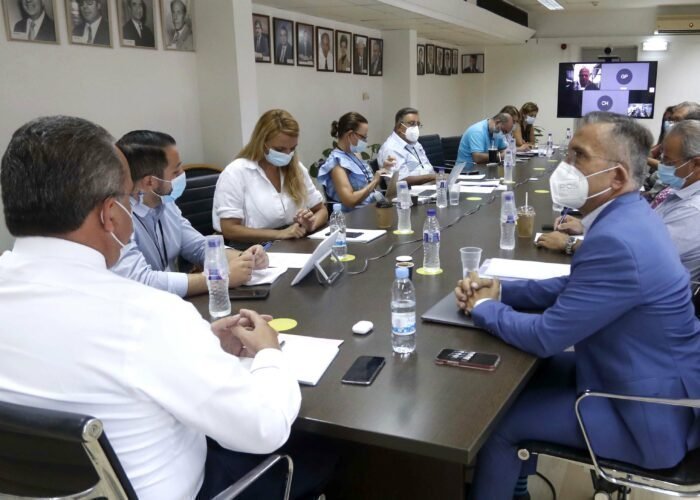 Νέα σύσκεψη Χατζηπαντέλα-ΣΕΕ – Στο επίκεντρο το πλάνο διαχείρισης και τα πρωτόκολλα για σχολεία