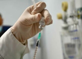 Έρευνα: Σπάνια η μυοκαρδίτιδα μετά από αναμνηστική δόση εμβολίου Covid