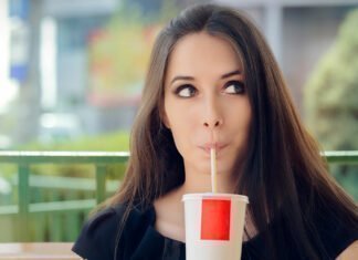 Tα ποτά με πρόσθετα σάκχαρα μπορούν να εκτινάξουν στα ύψη τα επίπεδα χοληστερόλης και τριγλυκεριδίων