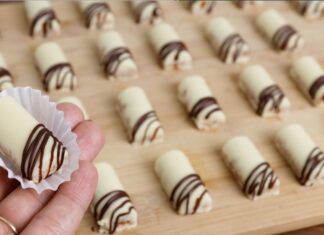 Σοκολατάκια γεμιστά με τριμμένα μπισκότα και καρύδια