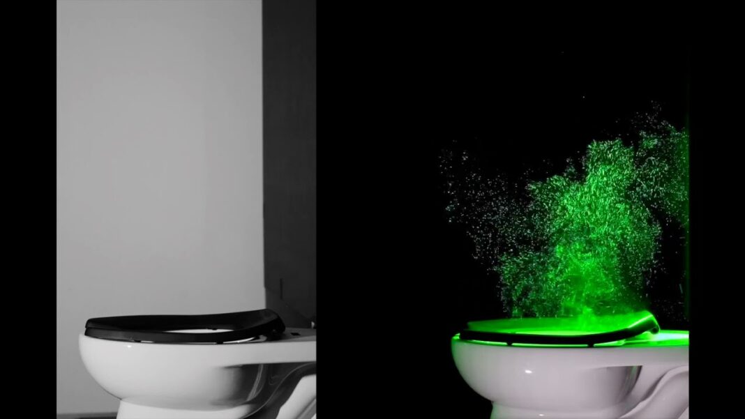 Πολύ πιο μακριά απ’ όσο νομίζαμε «ταξιδεύουν» οι σταγόνες του νερού όταν τραβάμε το καζανάκι