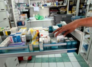 Στο τραπέζι για το θέμα της υπερσυνταγογράφησης των φαρμάκων κάθονται ΟΑΥ και φαρμακοποιοί
