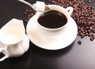 Τι συμβαίνει όταν πίνουμε καφέ με άδειο στομάχι;