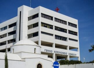 Τα δημόσια νοσοκομεία παλεύουν πλέον για να επιβιώσουν