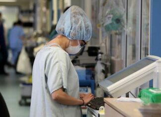 Μία στις δέκα έγκυες που νόσησαν με COVID μπορεί να αναπτύξει long COVID