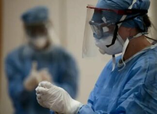 ΠΟΥ: Η COVID-19 εξακολουθεί να προκαλεί 1.700 θανάτους την εβδομάδα