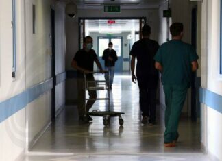 Πρέπει να αντιμετωπιστεί η έλλειψη νοσηλευτικού προσωπικού, λέει ο Υπ. Υγείας