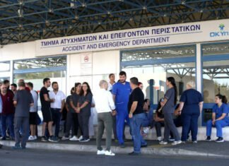Ζητούν 24ωρη παρουσία αστυνομικών στα ΤΑΕΠ γιατροί και νοσηλευτές – Κατήλθαν σε δίωρη στάση εργασίας