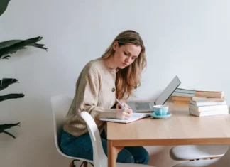 Συμβουλές για τη διατήρηση της συνέπειας μέσα στη χρονιά