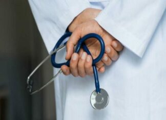 Γιατροί ζήτησαν φακελάκι για επίσπευση ραντεβού ασθενών