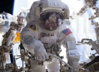 Eπιστήμονες ΙΝΓΚ μελετούν αντίκτυπο διαστημικών ταξιδιών στην υγεία, κάνοντάς μας περήφανους