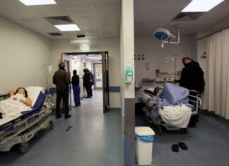 Σημαντική θεσμική θωράκιση για επαγγελματίες υγείας: Ενισχύεται η προστασία τους από επιθέσεις