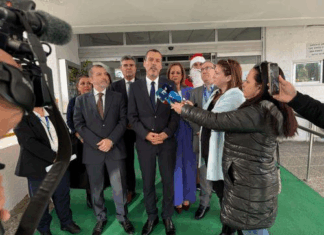 Δώρα και ευχές μοίρασε στα παιδιά στο Μακάρειο Νοσοκομείο ο Υπουργός Υγείας