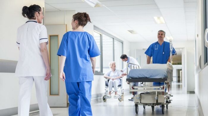 ΟΕΒ: Κίνδυνος κλεισίματος νοσοκομείων και ΤΑΕΠ λόγω έλλειψης νοσηλευτικού προσωπικού