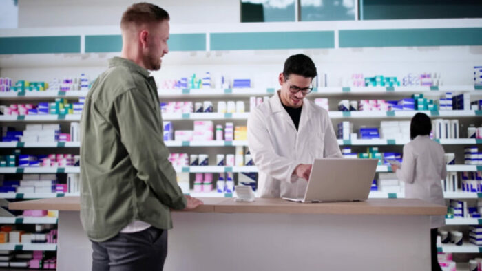 ΓεΣΥ: 10.000 ασθενείς καλούνται να πληρώνουν 22 ευρώ τον μήνα για φάρμακο που έπαιρναν δωρεάν