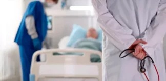 Σκιές στο σύστημα περίθαλψης: Καθυστερούν έρευνες για καταγγελίες κατά γιατρών