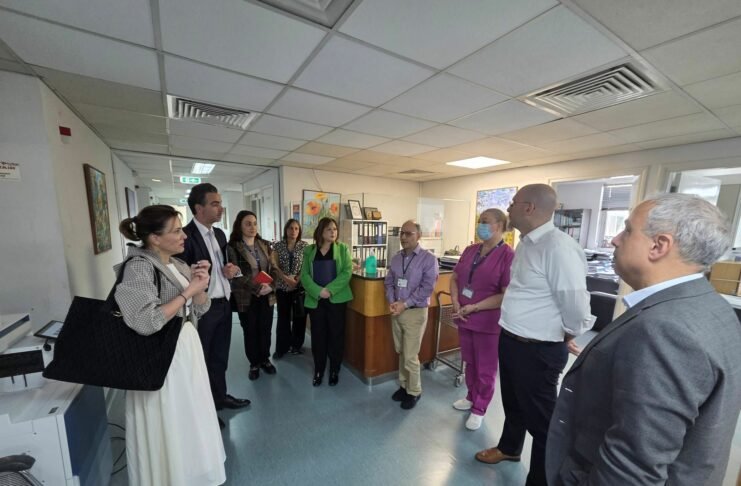 Για αναβάθμιση υπηρεσιών υγείας συζήτησε ο Συνήγορος Ασθενούς σε επίσκεψη στο ΙΝΓΚ