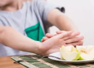 Σιωπηλή μάχη με τον καθρέφτη