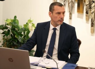 «Κομβικές μεταρρυθμίσεις» η ψήφιση ν/σ για Εθνικό Ινστιτούτο Καρκίνου και Ασθενοφόρα, λέει ο Υπ. Υγείας