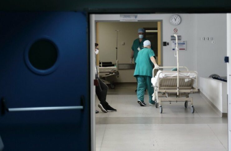 Απομάκρυνση νοσηλευτικού λειτουργού μετά από καταγγελία συγγενών ηλικιωμένης ασθενούς