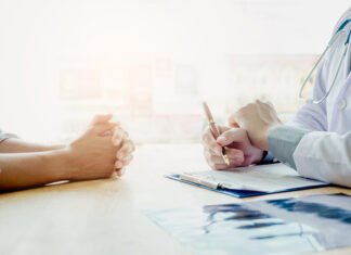 Αλαλούμ στο ΓεΣΥ: Γιατροί δήλωναν τα δικά τους τηλέφωνα αντί των ασθενών